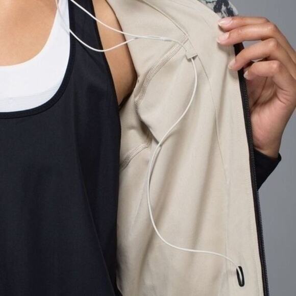 Lululemon Bring Back The Track Jacket Size 4 - Picture 8 of 10
